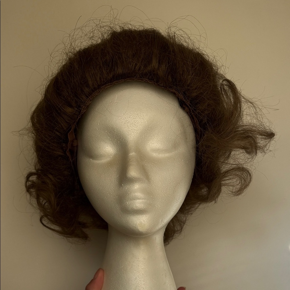 Elegant Brown Wig for Women (3)